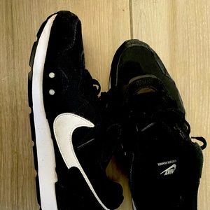 Nike Venture Runner